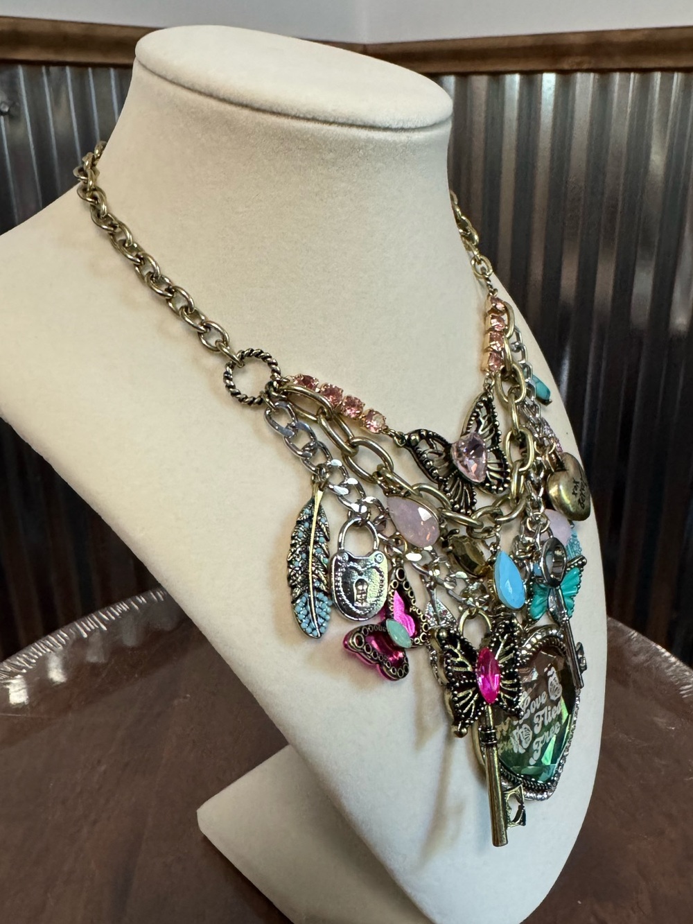 BETSEY JOHNSON Multi-Layer Butterflies Keys Heart Pendant Charm Necklace - Picture 9 of 10